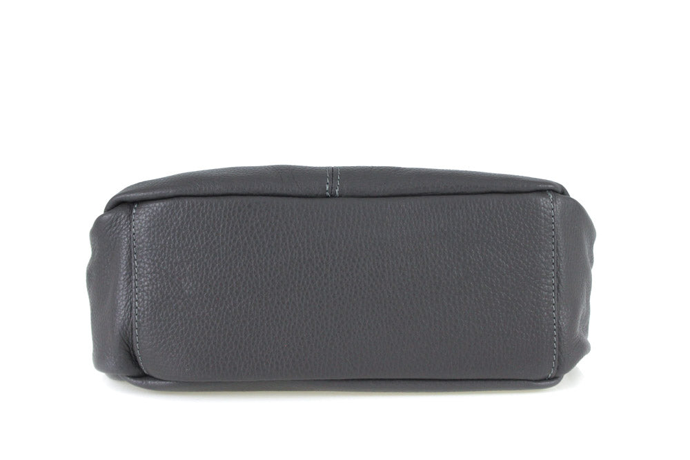 donata-fumo-sen-black-bottom-view